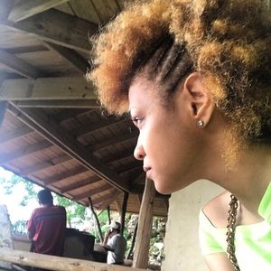 Meet your Posher, Aurelia